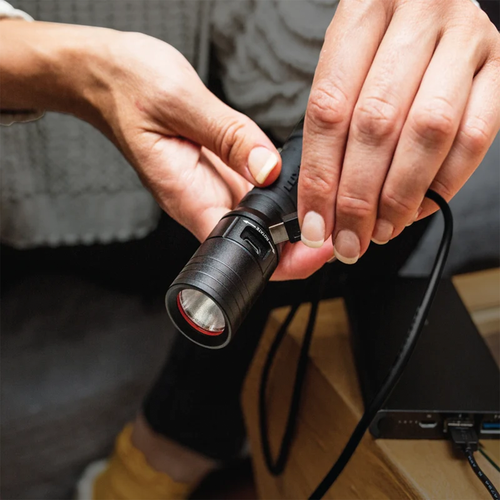High‑Output Rechargeable LED Flashlight 750 Lumen Long Runtime Adjustable Brightness
